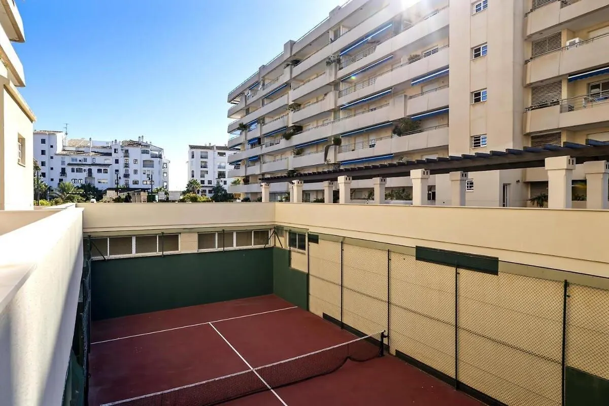 Apartamento Puerto Banús con Parking & piscina. Apartment Marbella 0*,  Spain