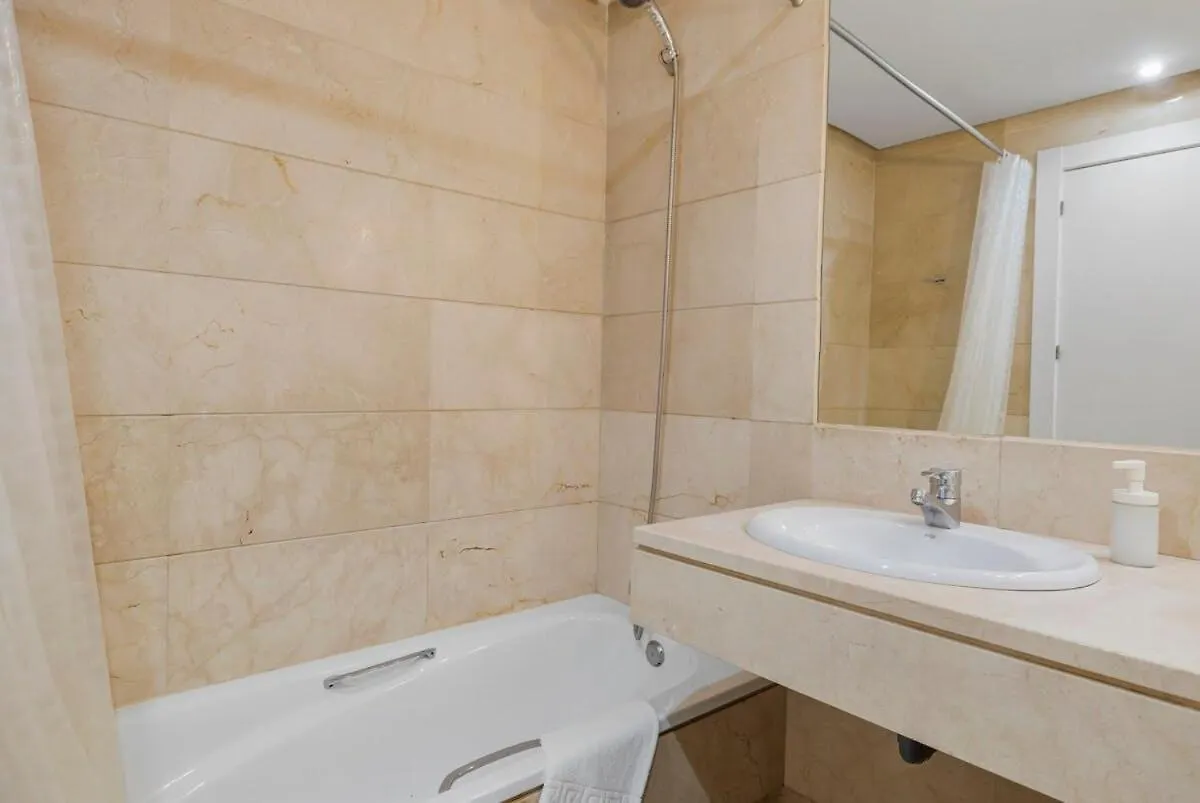 Apartamento Puerto Banús con Parking & piscina. Apartment Marbella