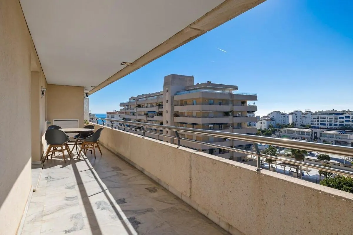 Apartamento Puerto Banús con Parking & piscina. Apartment Marbella